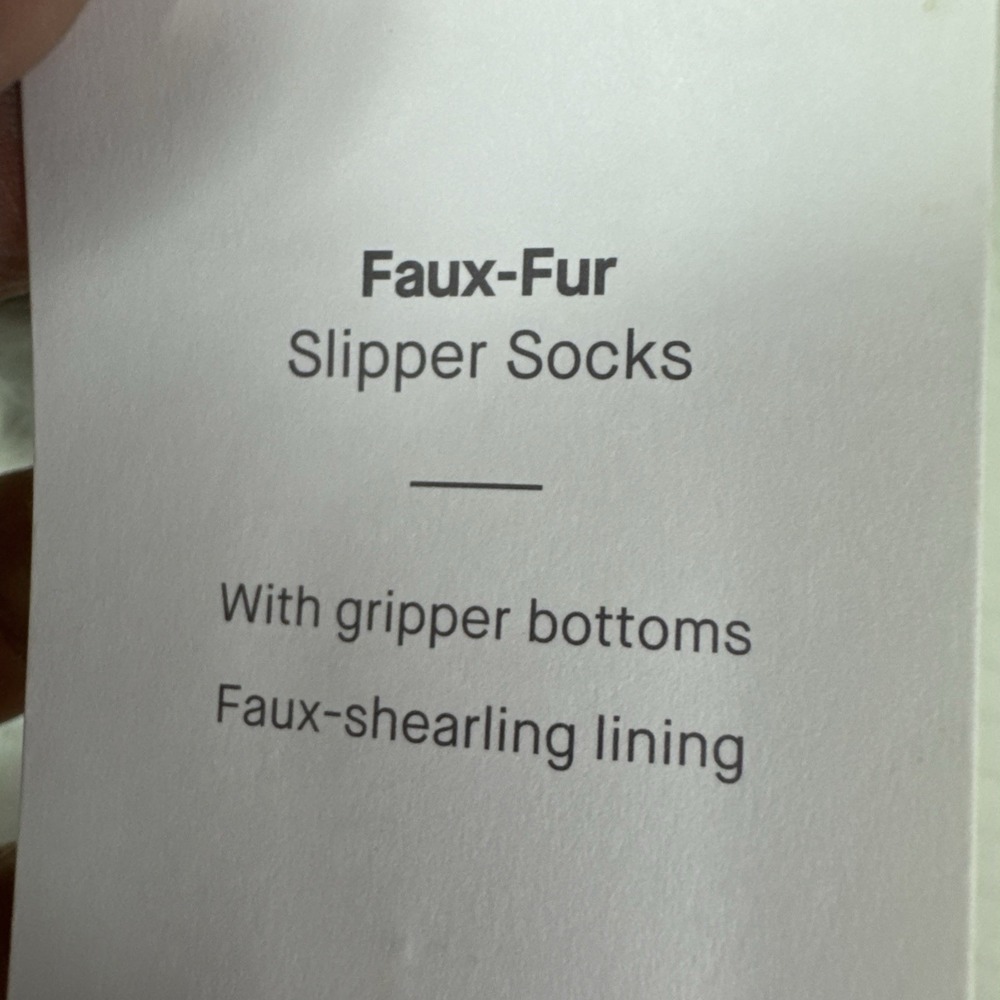 Auden Women's 0770 M/L 8-12 Faux Fur Slipper Socks Light Gray Gripper Bottom NWT - Picture 7 of 10